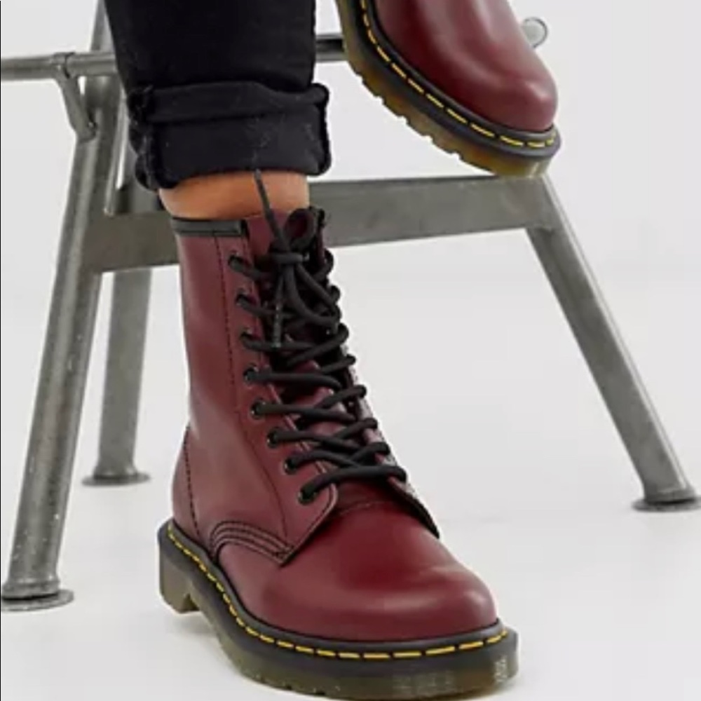 Dr Marten’s 1460 Cherry Size 6 Leather